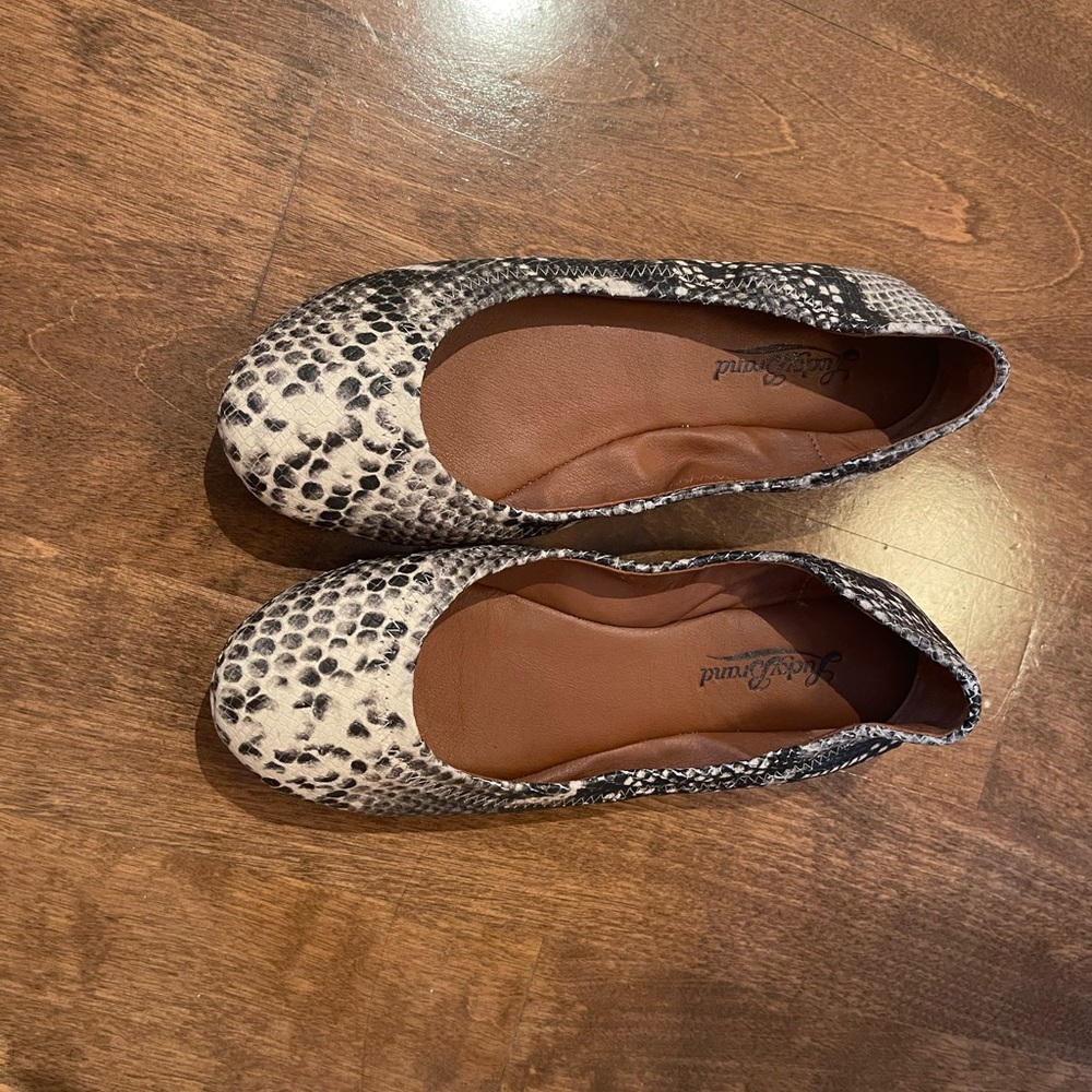 Lucky Brand Black and Gray Snakeskin Flats